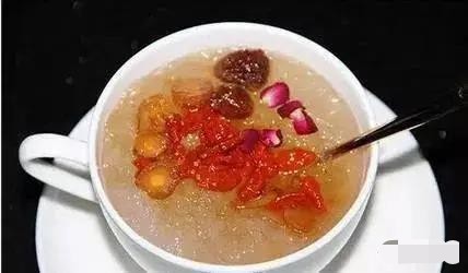 西洋参枸杞炖燕窝.jpg